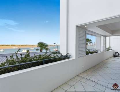 ID:21140783/ 326 Marine Parade, Labrador, QLD 4215, 2 Bedrooms, 2 Bathrooms, Apartment