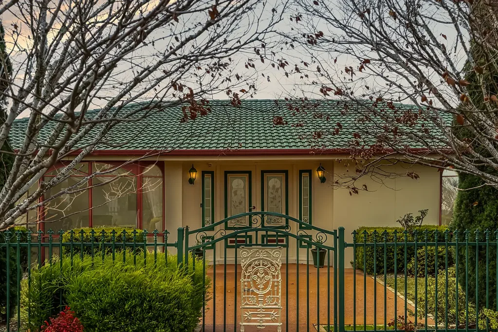 Longford 3房  Immaculate Family Home, Space, Charm & Exceptional Shedding