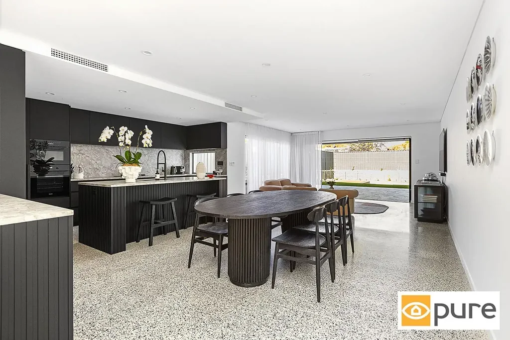 ARCHITECTURALLY DESIGNED 3 x 2 TOWNHOUSE