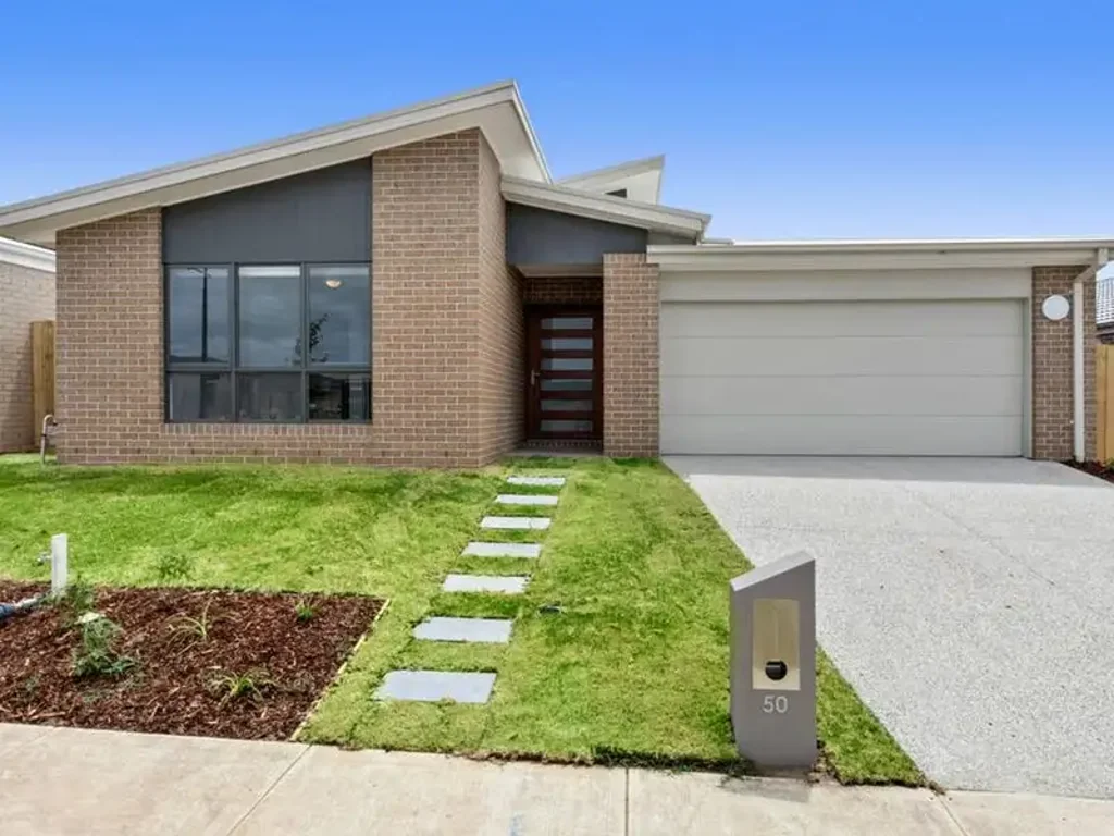 Impressive home in the Grange Estate!