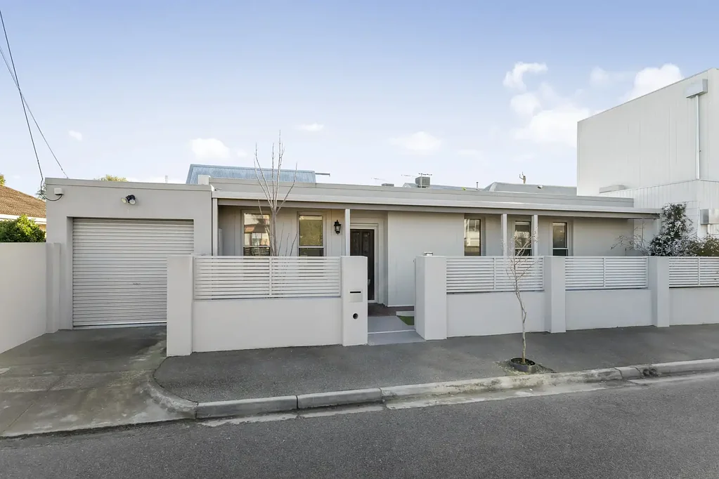 Williamstown 2 Bedroom Successful On So Many Levels - Including Single