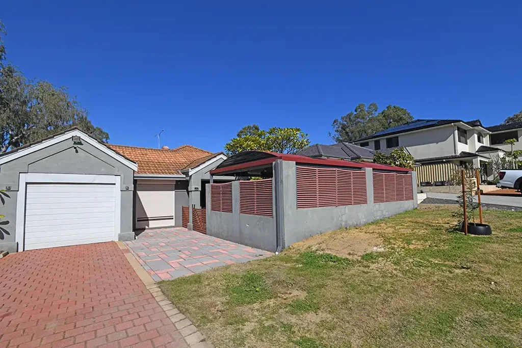 MODERN FAMILY STYLE HOME IN QUIET CUL-DE-SAC