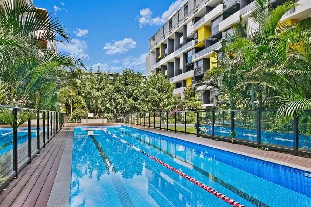 Zetland 2房 宽敞开敞起居 安全建筑电梯 游泳池SPA车位 现代厨房主卧套间 Sophisticated Living In Dynamic Neighbourhood