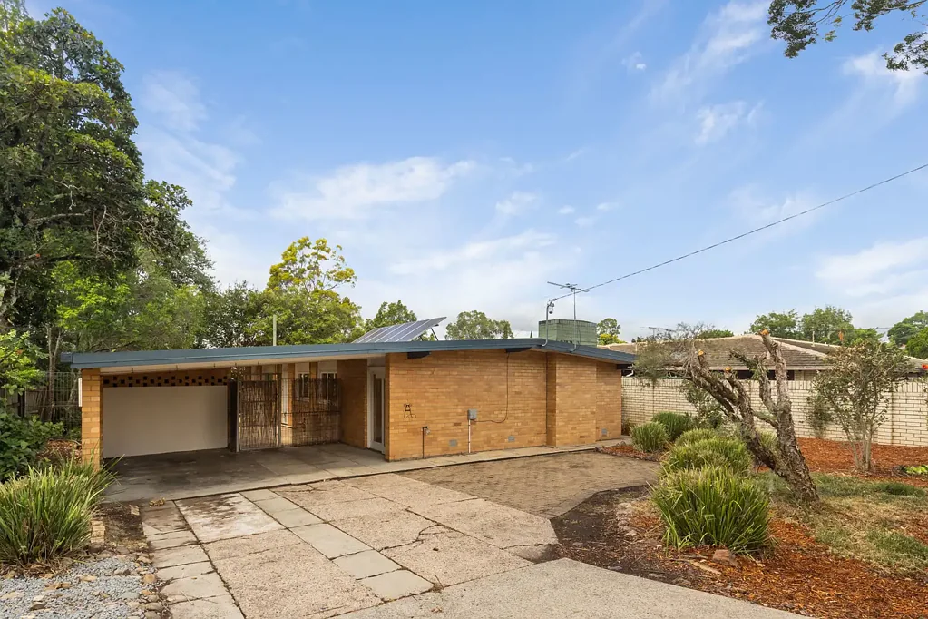 68 Kenmore Road, Kenmore, QLD 4069