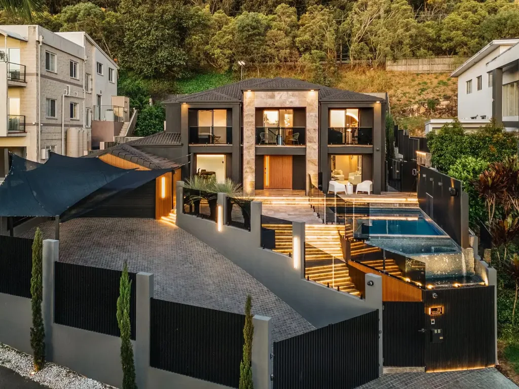 Carindale 5 Bedroom "The House on the Hill- Where Elegance Meets Elevation"