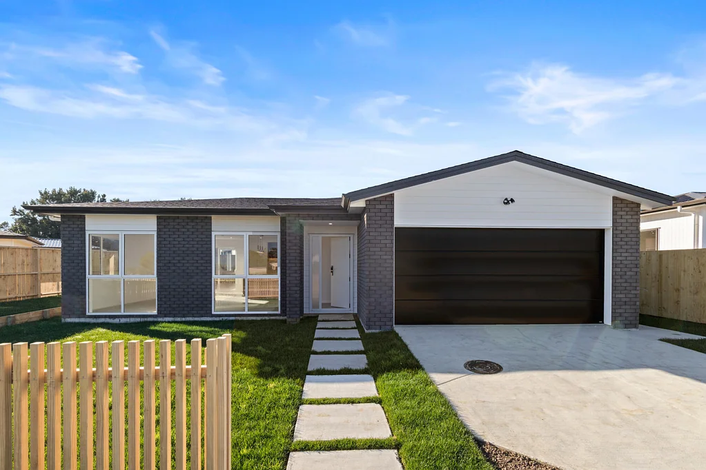 Waiuku 3Kwarto Brand new living