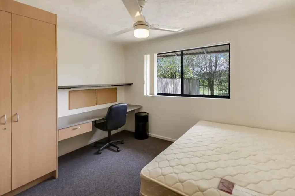 Your own Furnished room with Ensuite, Free Internet. Sleeps Max 2 people