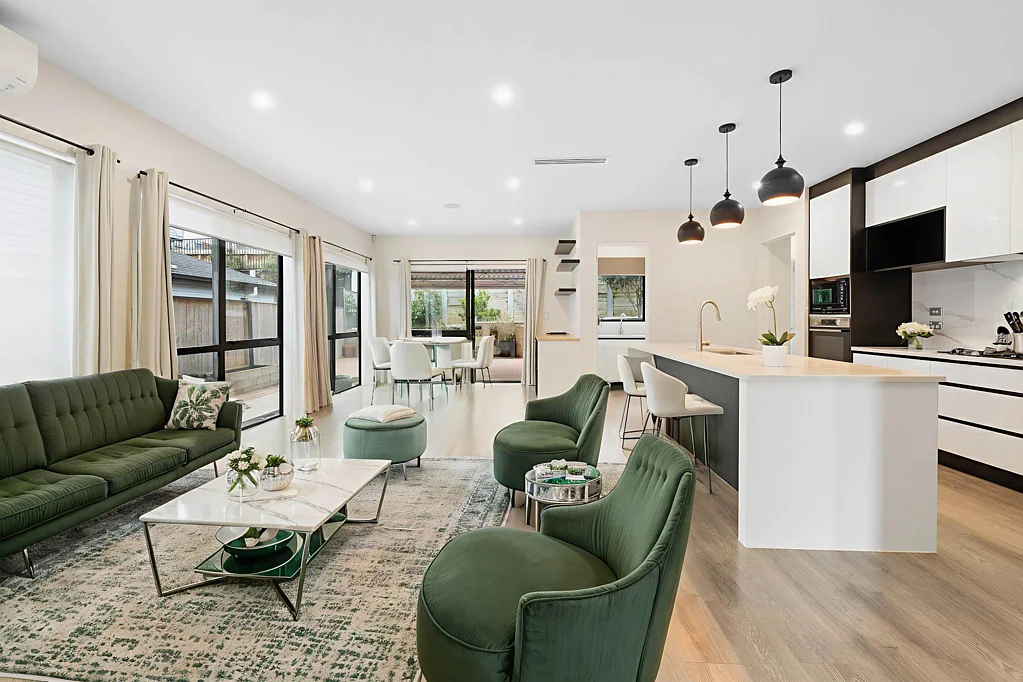 Flat Bush 7Moenga Owner Moving Overseas - Must Sell
