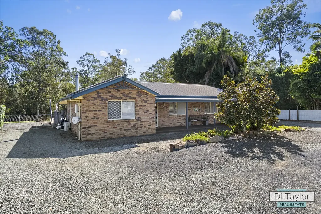 Jimboomba 3침실 Renovated Acreage Lifestyle with Pool & Powered Shed