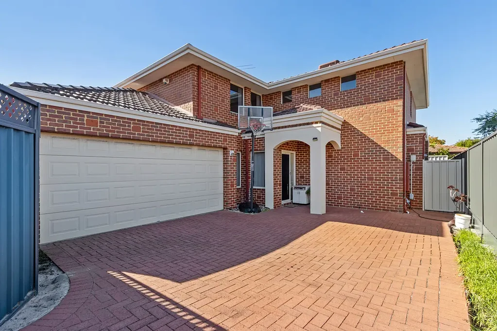 64A Moolyeen Road, Brentwood, WA 6153