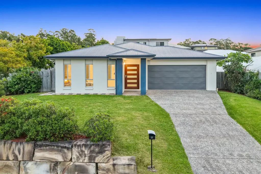 Augustine Heights 5房  奥克瑟姆 – 视野与微风 | 高级家庭生活  Oxenham – Views & Breezes | Elevated Family Living