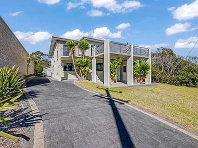 Binalong Bay 5 Bedroom Incredible home in iconic location with spectacular views