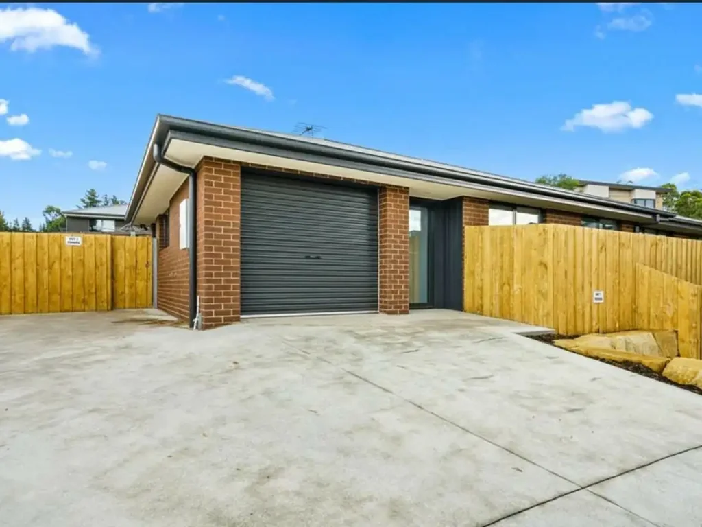 Lindisfarne 3房  Modern Living | Private Setting | Excellent Investment Opportunity