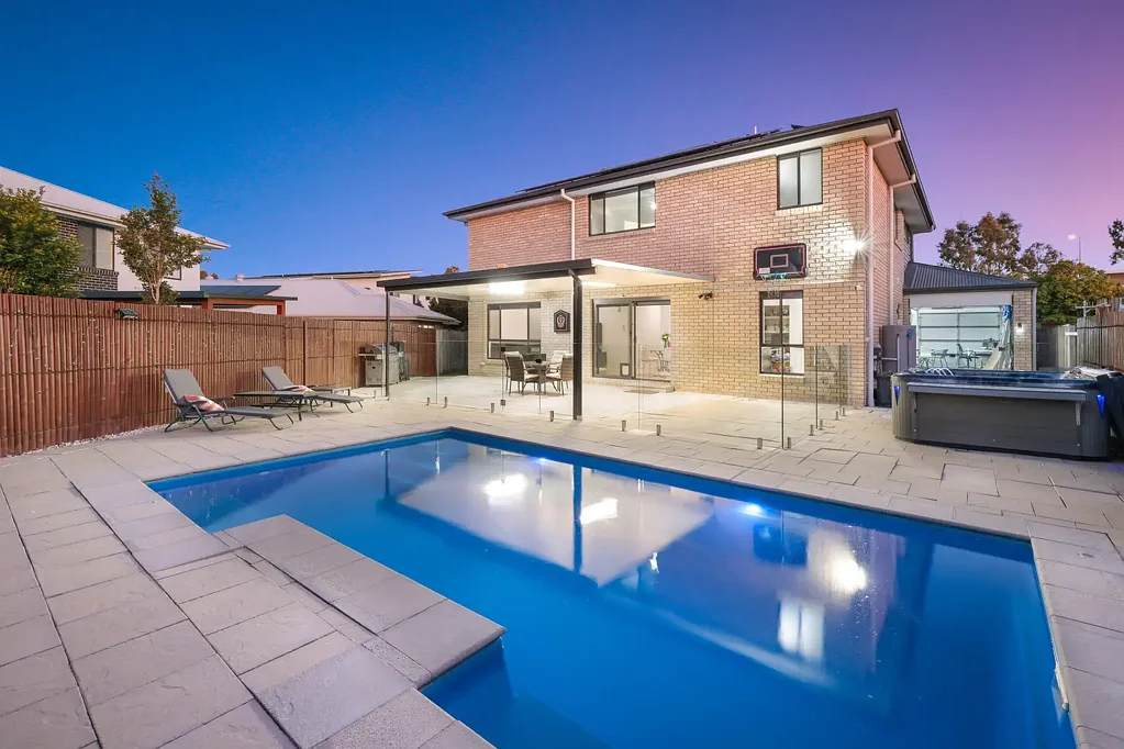 Pimpama 7房  A Rare Family Landmark: Space, Lifestyle & Unmatched Scale