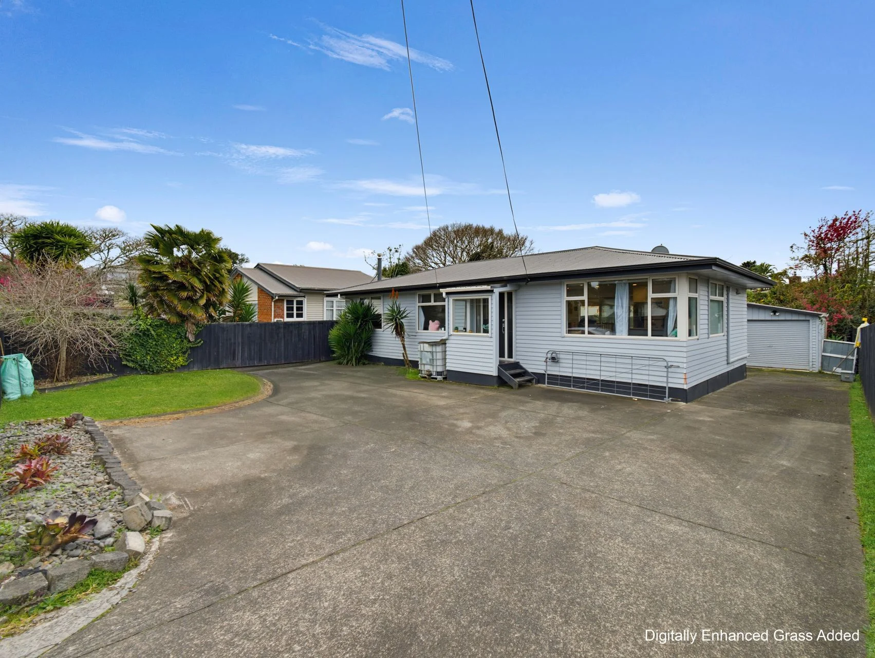 Opaheke 3 Slaapkamer Big Lawn, Covered Deck & Easy Ōpaheke Living