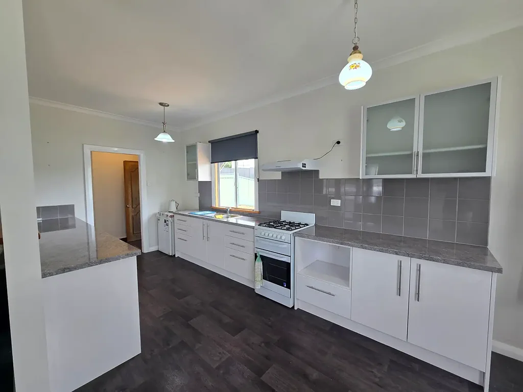 Mount Barker 2房  COMFORTABLE HOME WITH SHED SPACE