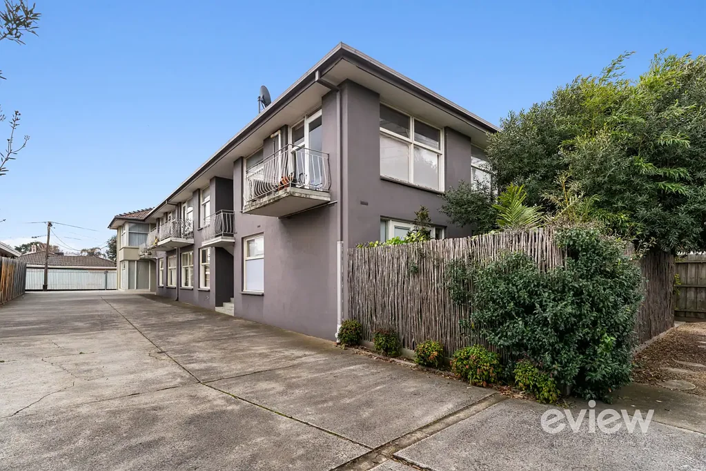 Footscray 1ਬੈੱਡਰੂਮ City-Fringe Living, Move In Ready, Own Private Courtyard