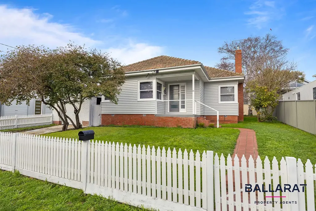 Lovely Three Bedroom Home in Convenient Location!