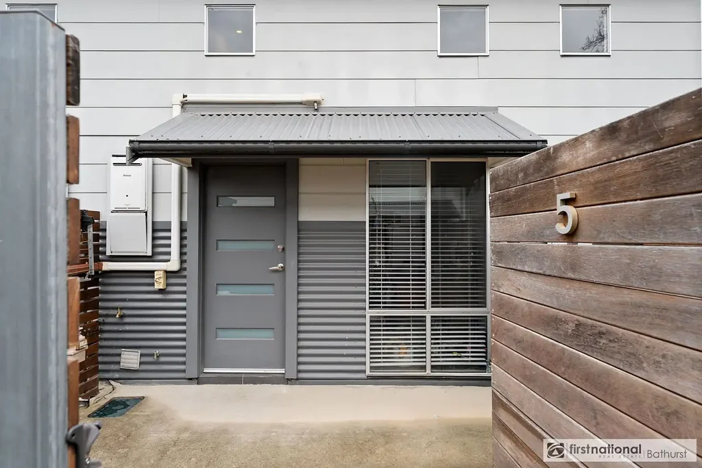 Bathurst 1ห้องนอน Modern, Low-Maintenance Living in a Central Bathurst Locale