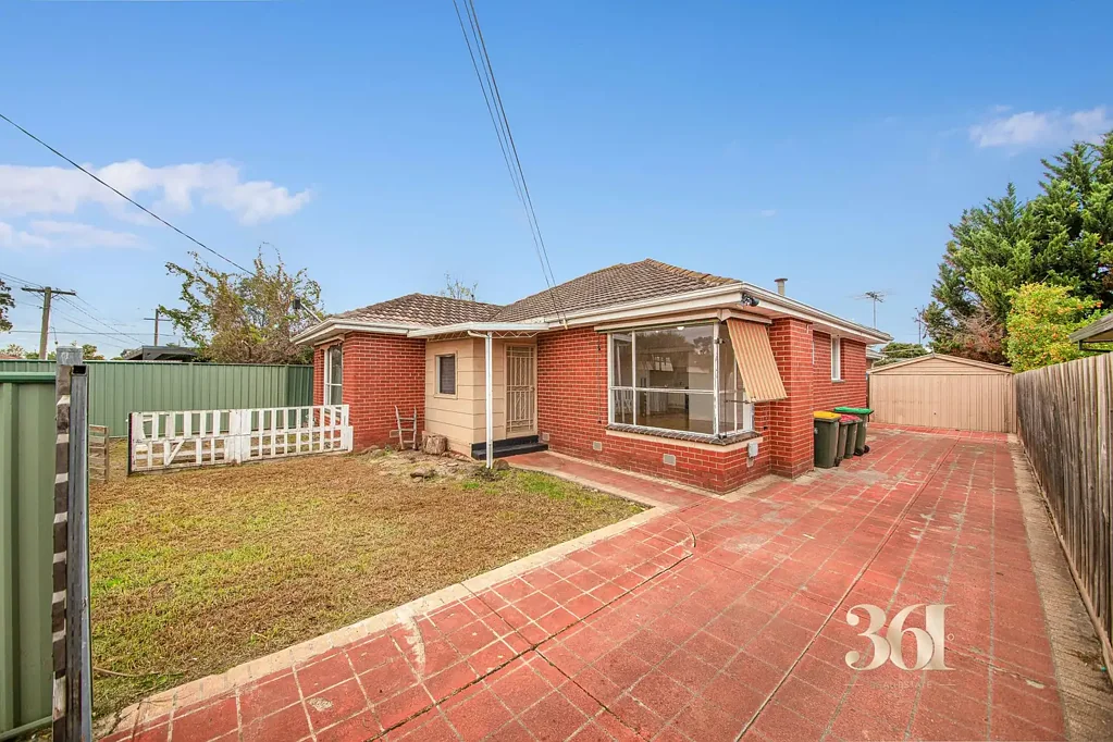🏡 Prime Hoppers Crossing Family Home – Water Usage Included in Rent | Just a 10 Minutes Walk to Train Station & Shopping Centre! 🚆✨