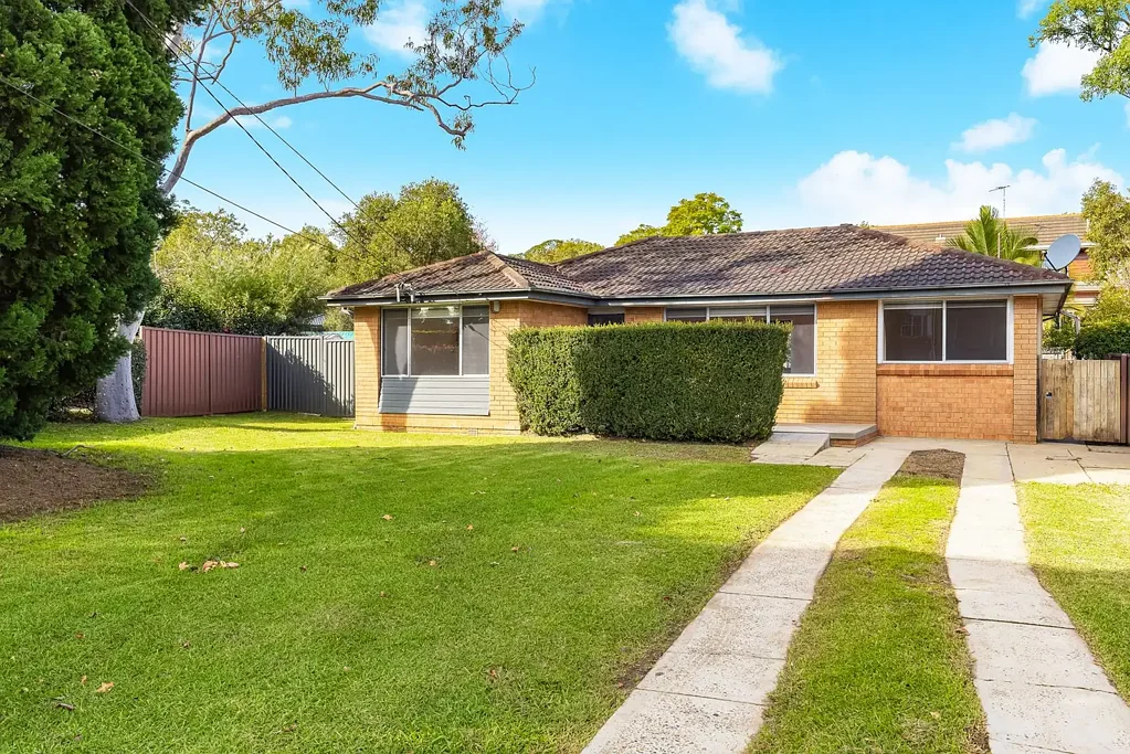 Stylish family living in a tranquil setting - 6 MONTH LEASE ONLY