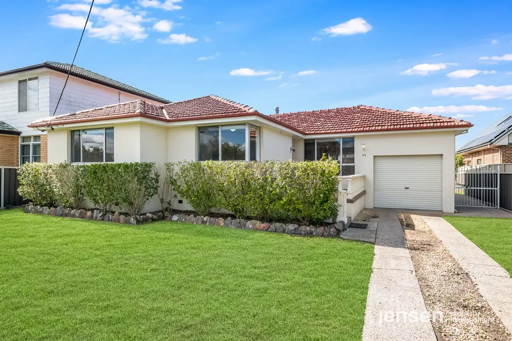 Spacious Family Home- Prime Pitt Town Location!