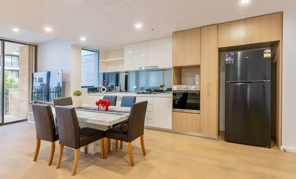 Luxury 2-Bedroom+car space with Furnitures！
