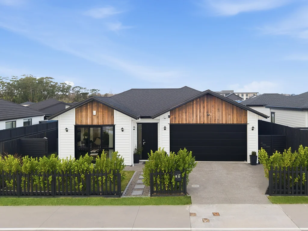 Wainui 4 Bedroom Light-filled, Comfort & Room to Unwind