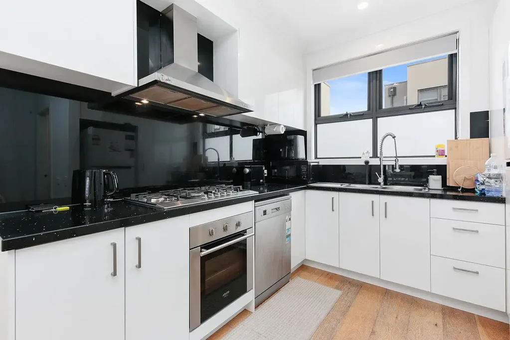 Doncaster 2 Bedroom Modern Living in Prime Doncaster Location
