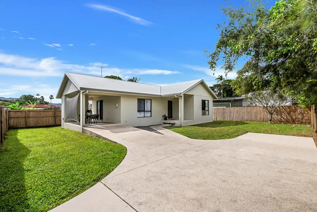 Manoora 3Moenga Family Home Close to the Cairns CBD