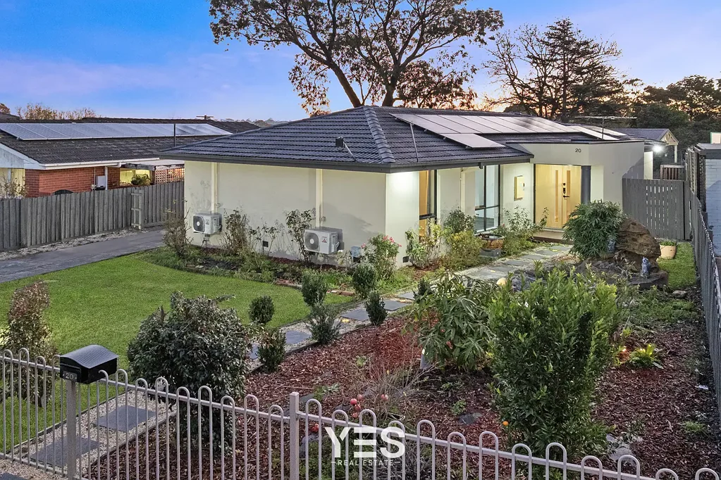 Narre Warren 5 Slaapkamer SPACIOUS FAMILY LIVING ON A GENEROUS 725SQM BLOCK IN A PRIME NARRE WARREN LOCATION