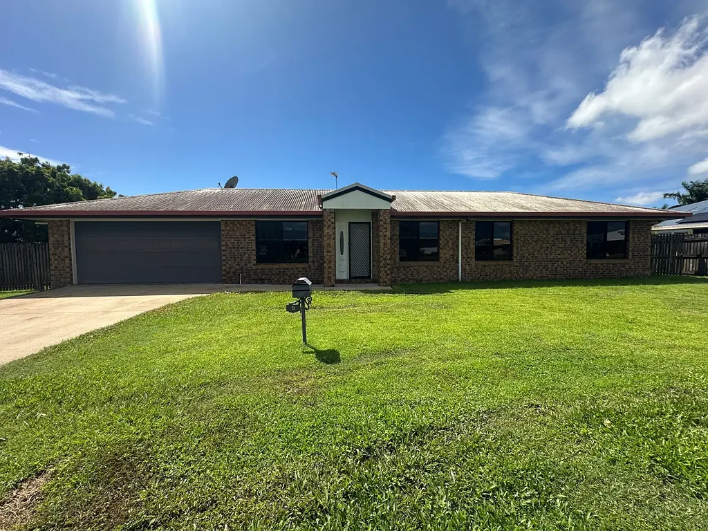 Comfortable Family Living Close to Ooralea Shopping Centre