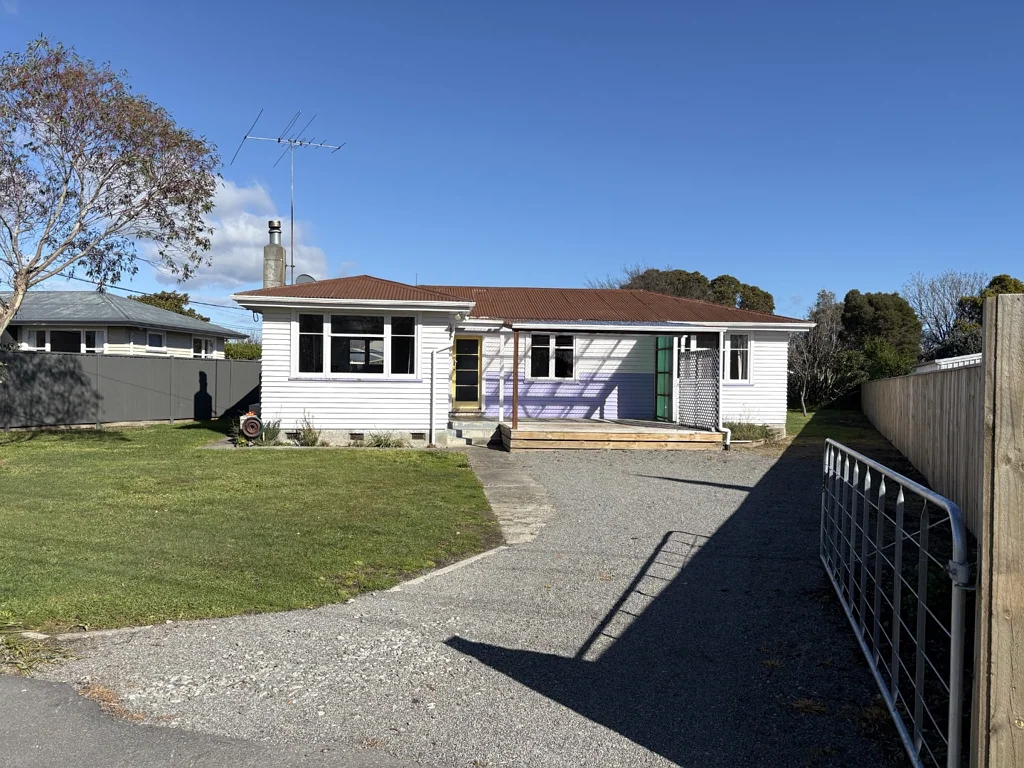 Three-bedroom home with powered cabin