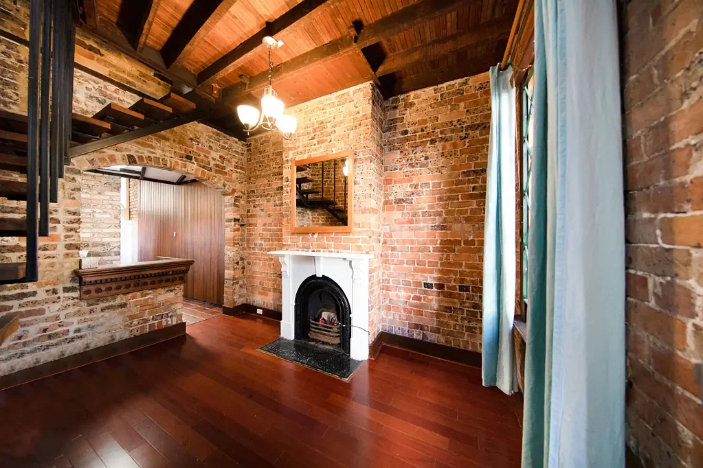 Quaint One Bedroom Plus Study Terrace
