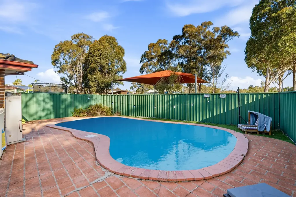 Claremont Meadows 4 Slaapkamer Four Bedrooms, Privacy & In-Ground Pool!