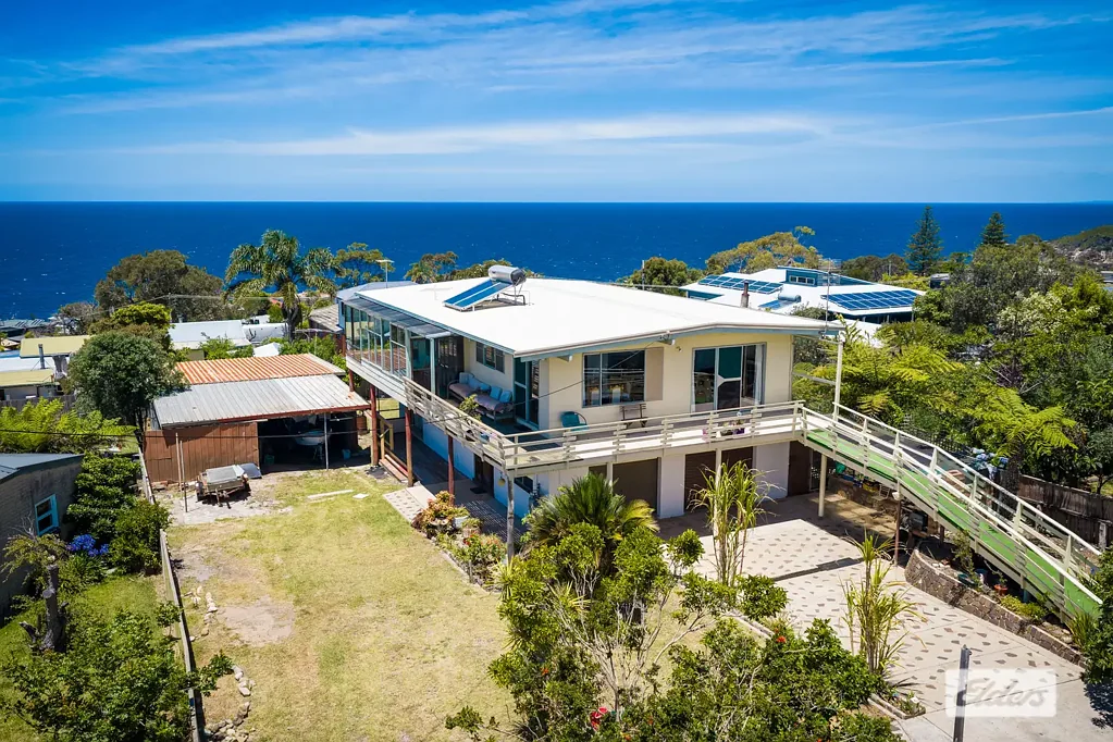 Tathra 4chambre A Big Home Lots Of Potential & Great Zoning
