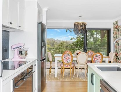 10 Cabbage Tree Avenue, Avoca Beach, NSW 2251, 5房, 3浴, House