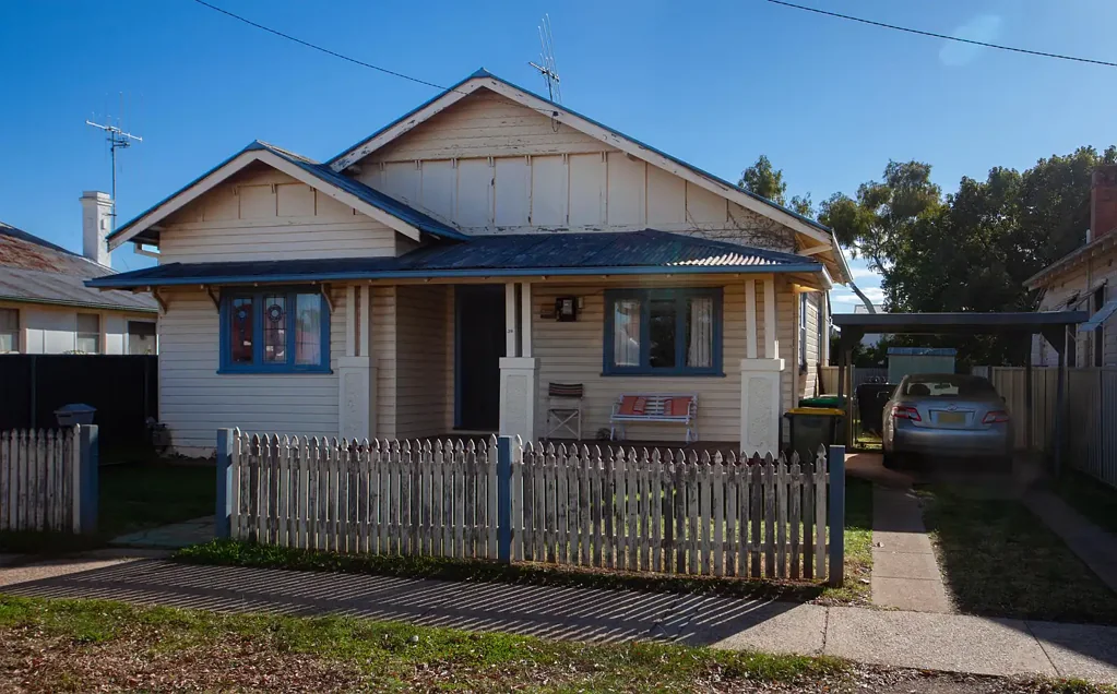 Wellington 3 Bedroom GOOD CENTRAL POSITION
