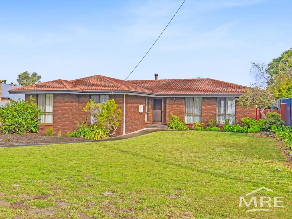 SPACIOUS HOME WITH VIEWS & SHED
