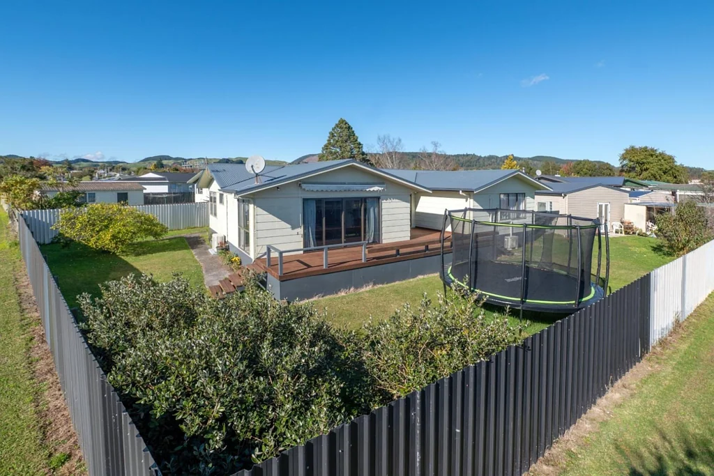 Owhata 4房  Space to play, Lynmore School Zoned