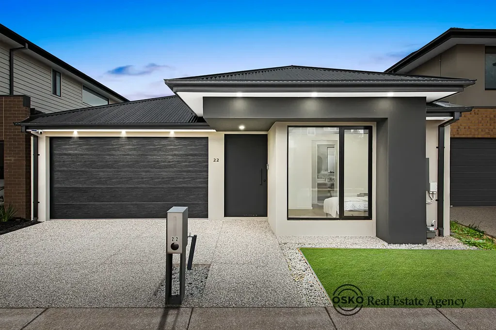 Deanside 4침실 22 Bloodsworth Road, Deanside VIC 3336
Luxury Family Home | Massive Living Area | Currently Leased at $2,500 Per Month