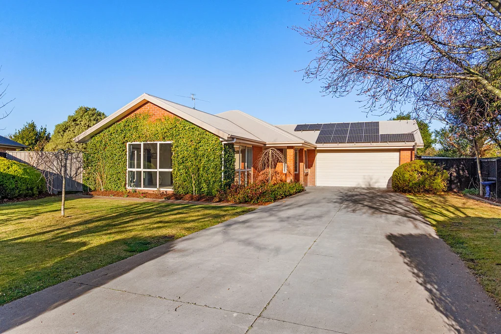 Rolleston 4ਬੈੱਡਰੂਮ Four-Bedroom Brick Family Home on 789m² in Rolleston