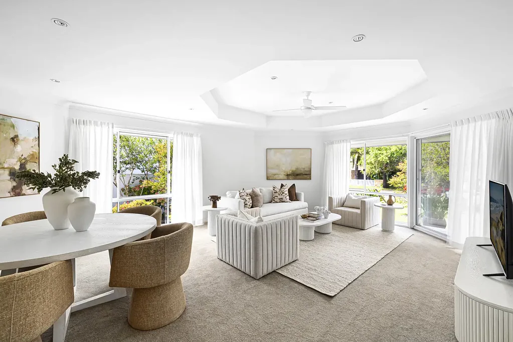 Collaroy 3침실 Effortless elegance in coveted Collaroy Basin with dual street access