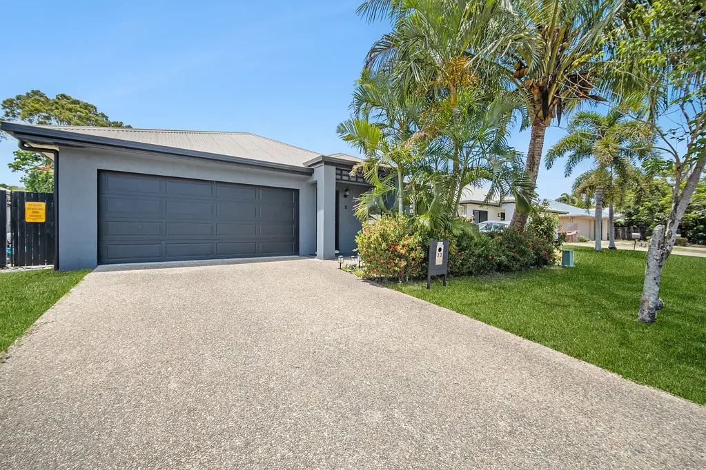 Trinity Park 4બેડરૂમ Move-In Ready with Room to Make It Your Own