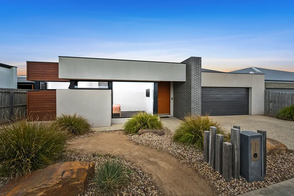33 Springdale Rise, Highton, VIC 3216