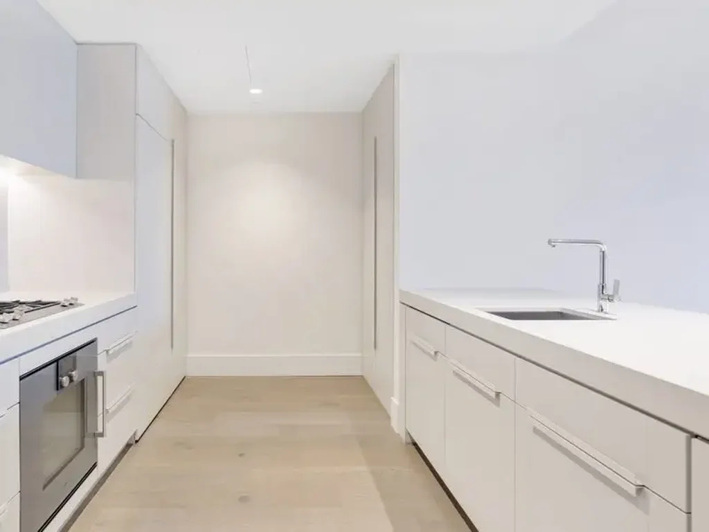 Amazing 1-bedroom apartment now available at Capitol Grand, Melbourne's first 6 star building - Comes with Car Park & Storage Cage!