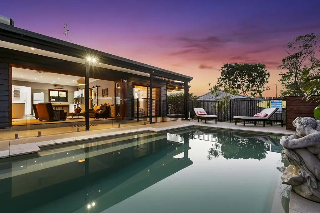 Point Vernon 4ห้องนอน The Art of Relaxed Living with Character and Charm