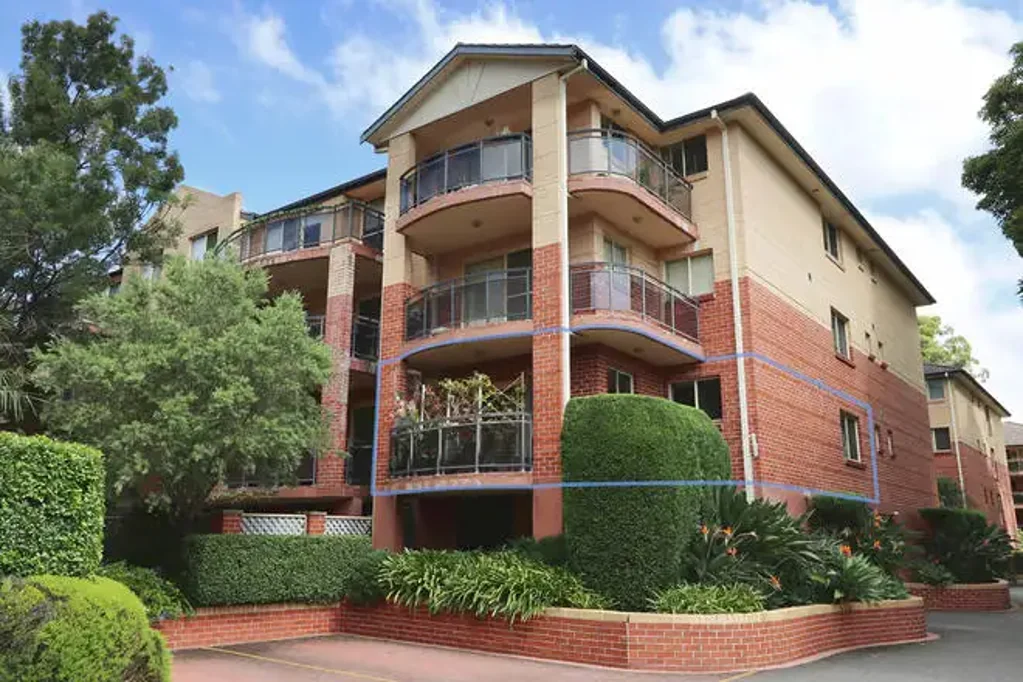Pennant Hills 1 Bedroom SOLID, SPACIOUS, SECURE and filled with NATURAL SUNLIGHT!