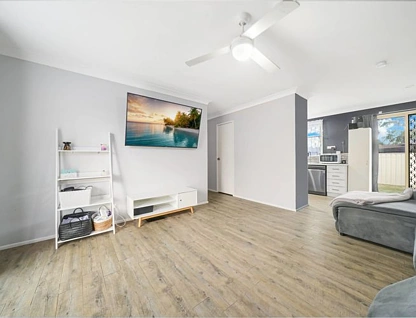 1/30 Fiveash Street, St Helens Park, Macarthur Region, 3 침실, 1 욕실, Apartment