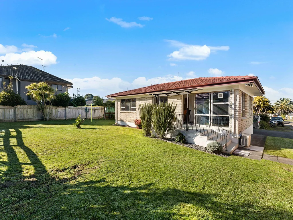 Manurewa East 2બેડરૂમ Brick & Tile, Large Backyard & convenient